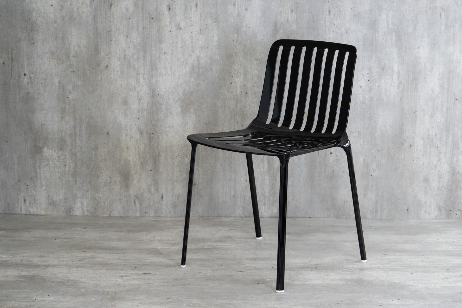 Nebula Die-Cast Aluminium Stackable Chair